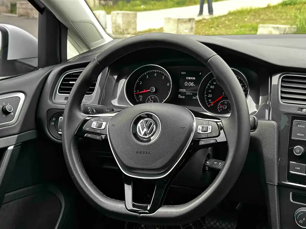 Volkswagen Golf 2018 — фото 8