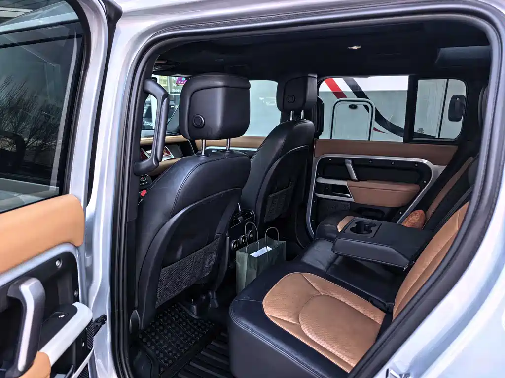 Land Rover Defender 2022 — фото 3