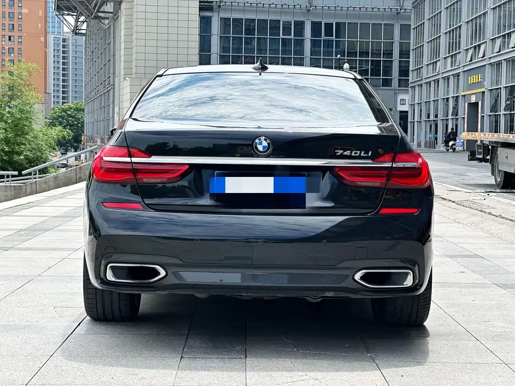 BMW 7 Series 2017 — фото 5