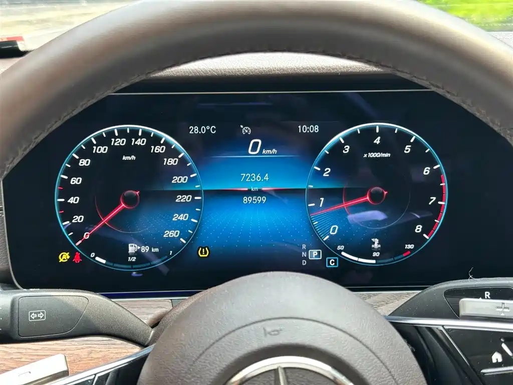 Mercedes-Benz E-Class 2022 — фото 12