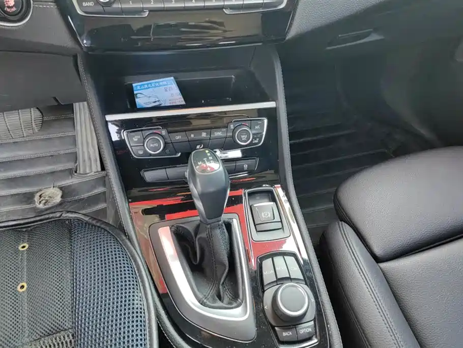 BMW 2 Series Active Tourer 2019 — фото 16