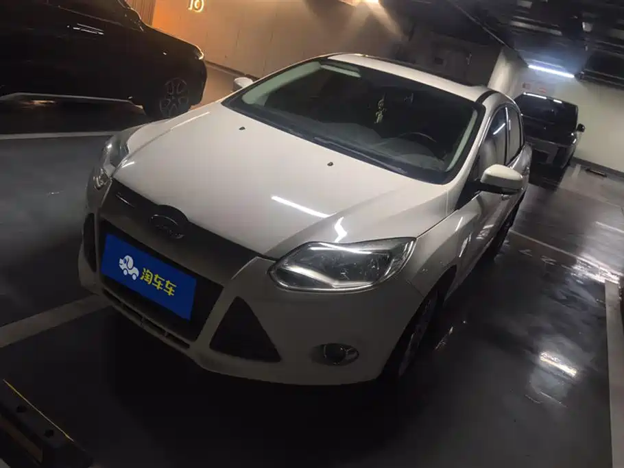 Ford Focus 2015 — фото 1