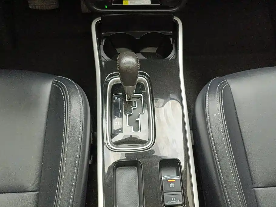 Mitsubishi Outlander 2020 — фото 16