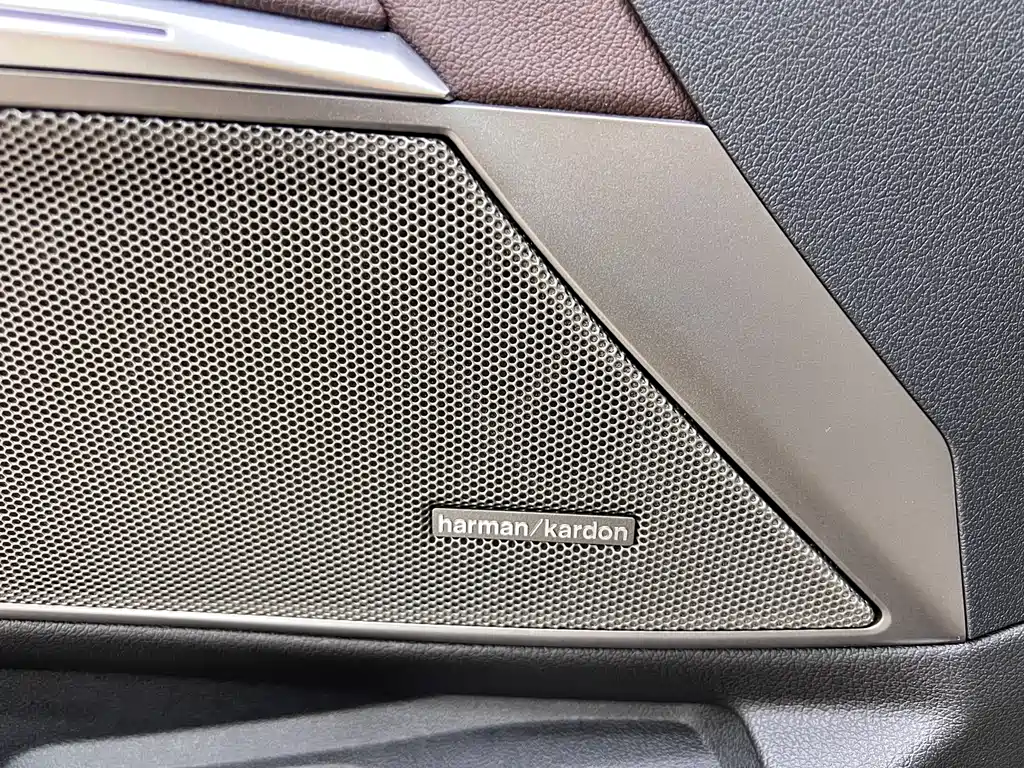 BMW 3 Series 2021 — фото 16
