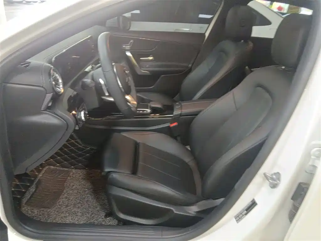 Mercedes-Benz A-Class 2022 — фото 11