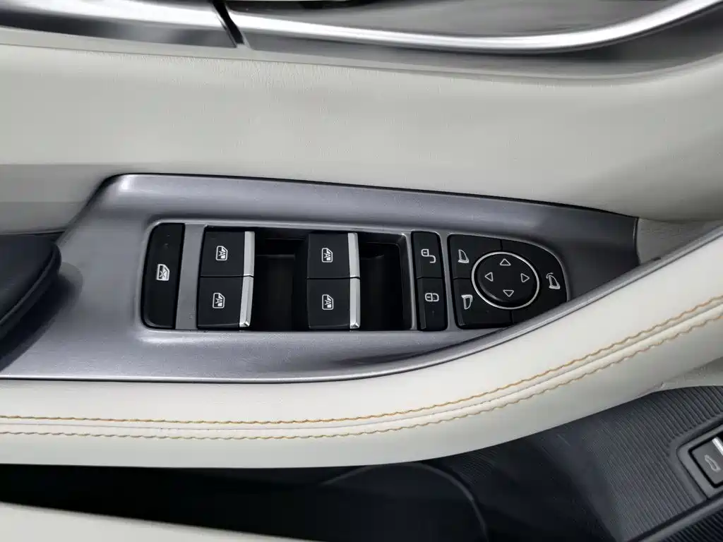 BYD Song PLUS New Energy 2024 — фото 9