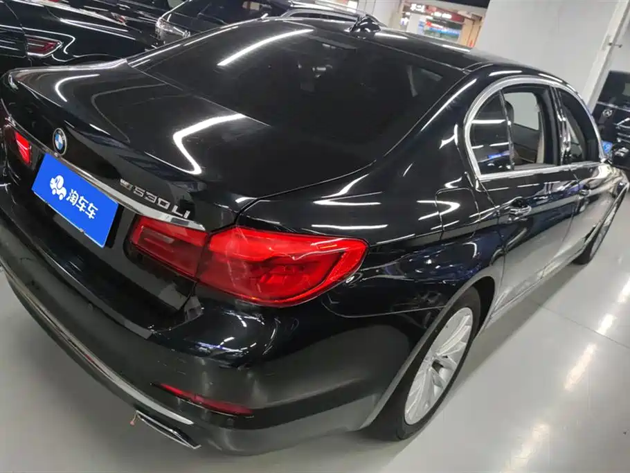 BMW 5 Series 2019 — фото 3