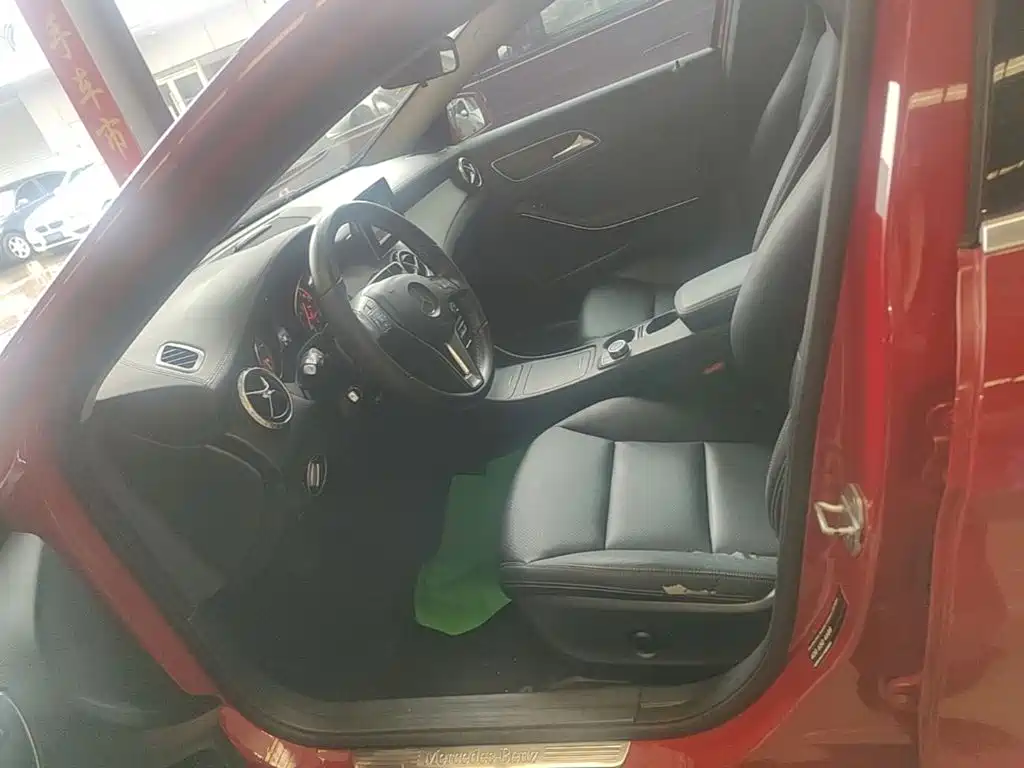 Mercedes-Benz GLA 2015 — фото 15