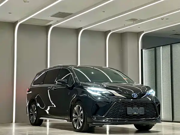Toyota Granvia 2023