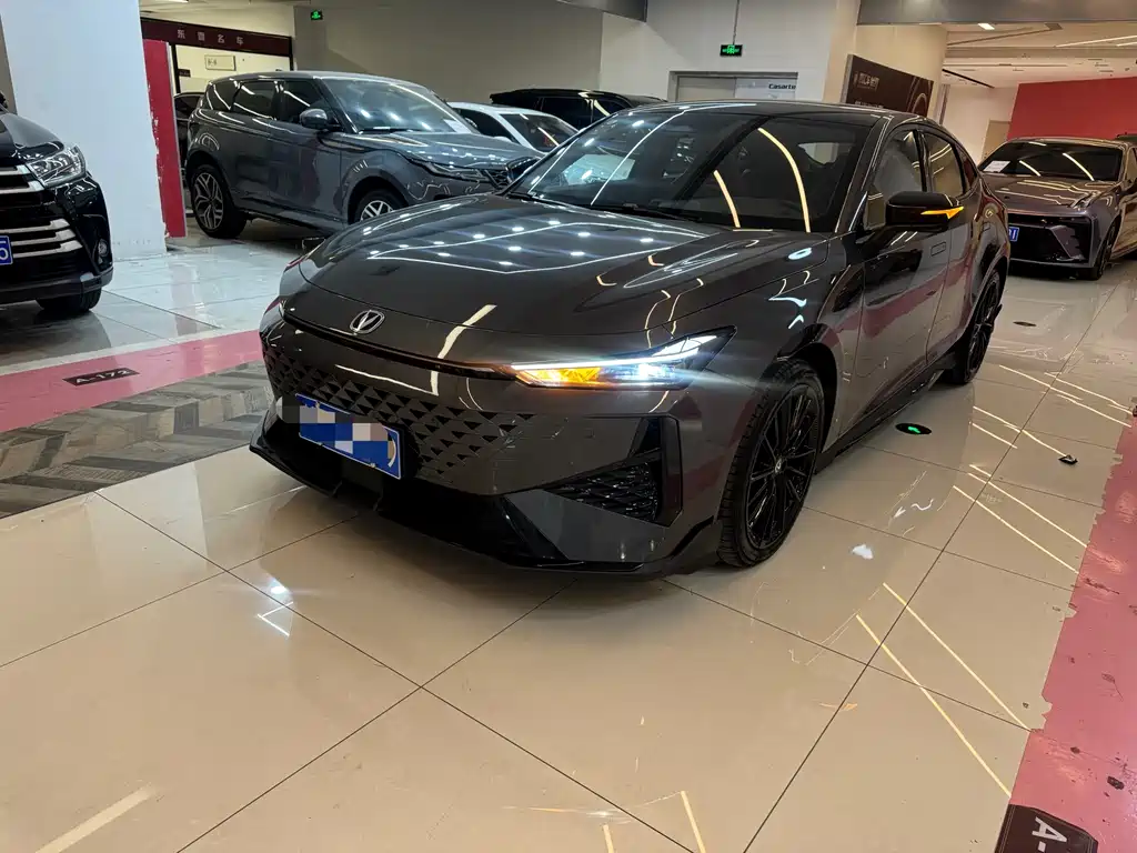 Changan UNI-V 2024