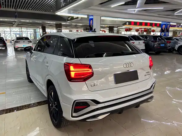 Audi Q2L 2022