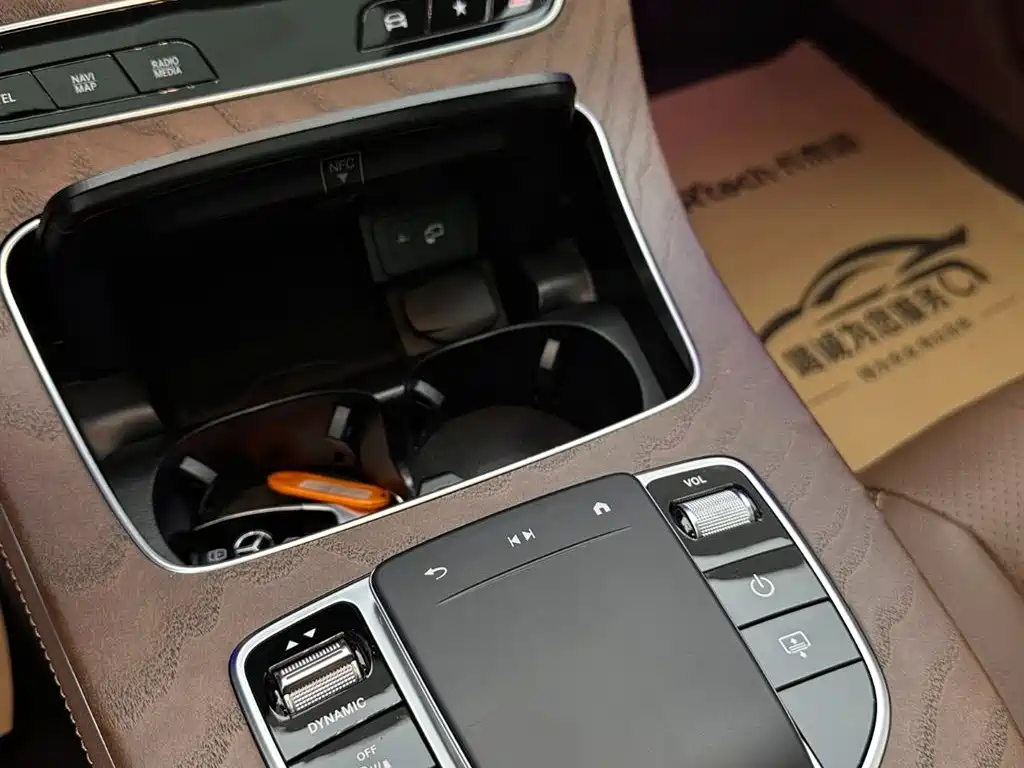 Mercedes-Benz E-Class 2021 — фото 17