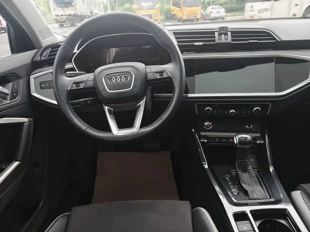 Audi Q3 2022 — фото 13