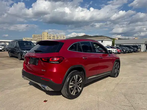Mercedes-Benz GLA 2020