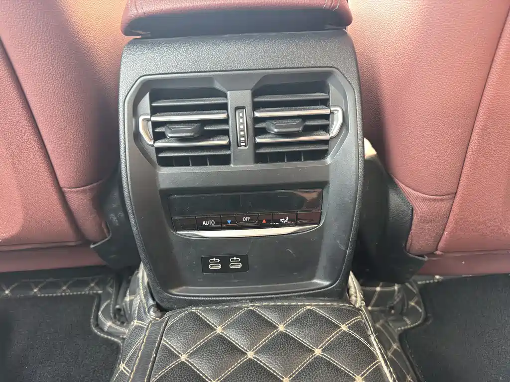 BMW 3 Series 2023 — фото 11