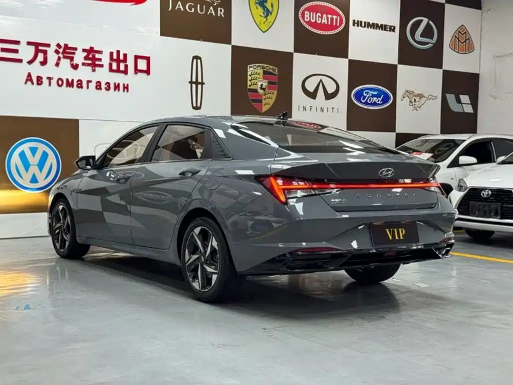 Hyundai Elantra 2022