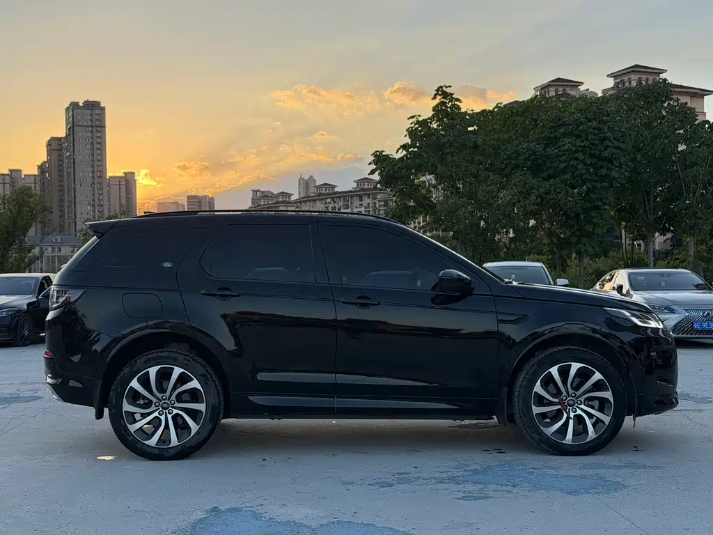 Land Rover Discovery Sport 2023 — фото 13