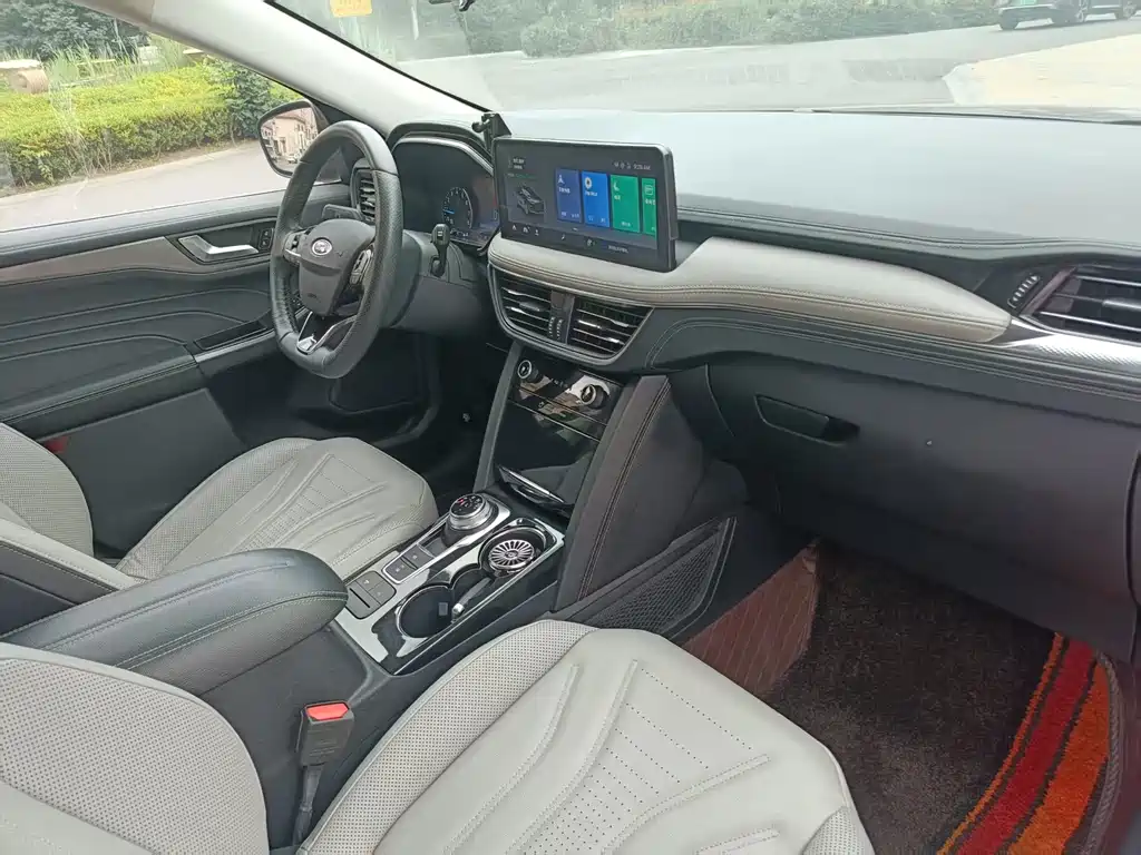 Ford Escape 2021 — фото 12