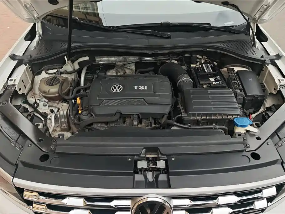 Volkswagen Tiguan L 2017 — фото 10