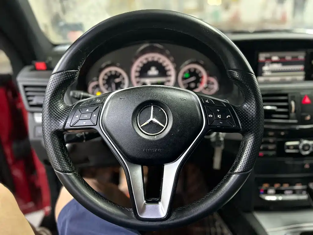 Mercedes-Benz E-Class 2013 — фото 10