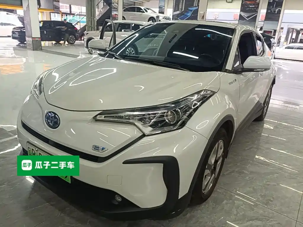 Toyota C-HR EV 2022 — фото 2