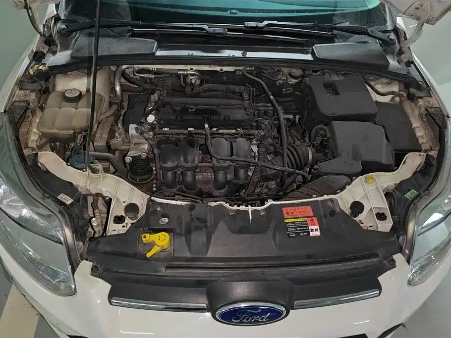 Ford Focus 2015 — фото 10