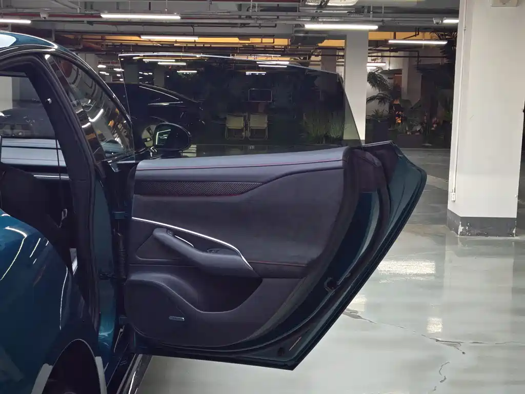 Xiaomi SU7 Ultra 2025 — фото 14