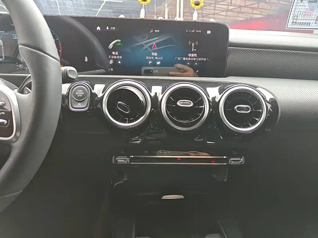 Mercedes-Benz A-Class 2022 — фото 13