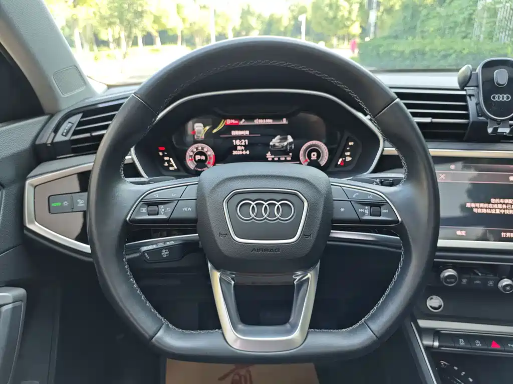 Audi Q3 2022 — фото 15