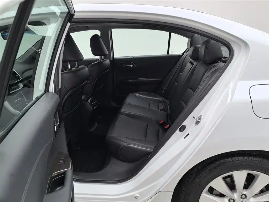 Honda Accord 2014 — фото 15