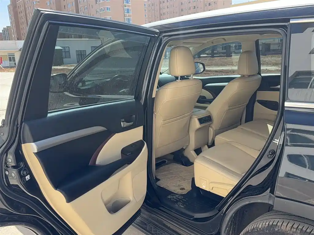 Toyota Highlander 2017 — фото 10