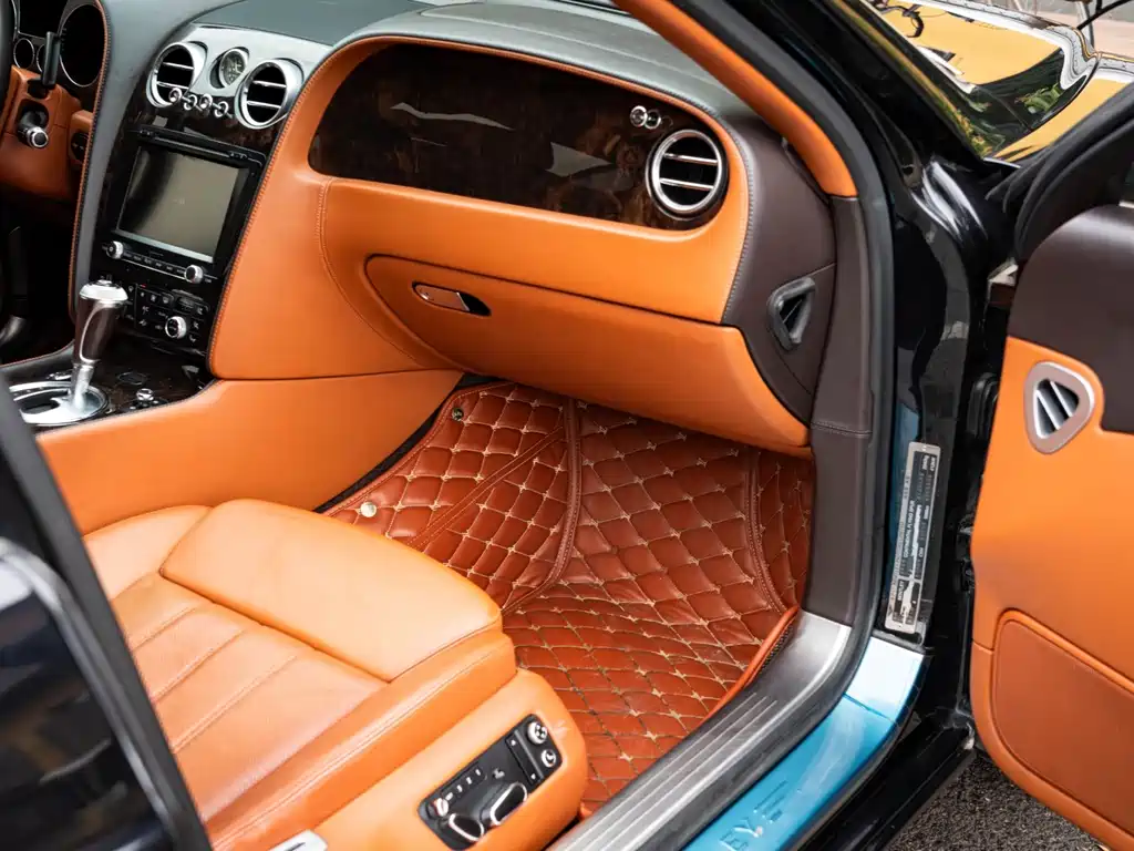 Bentley Flying Spur 2013 — фото 12