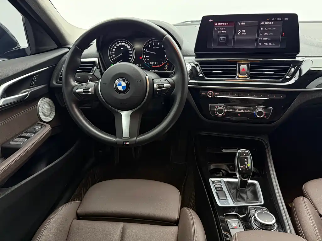 BMW 1 Series 2022 — фото 13