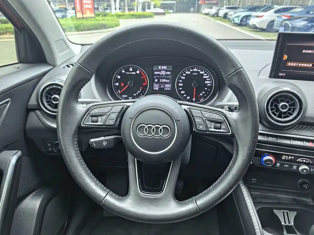 Audi Q2L 2021 — фото 7