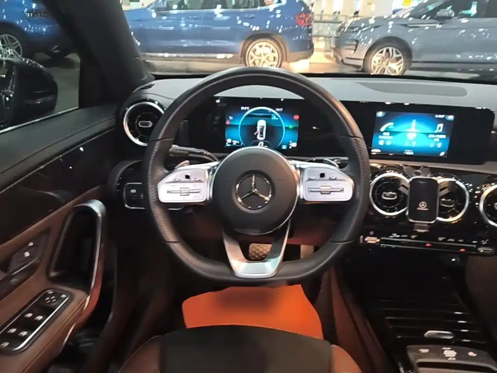 Mercedes-Benz A-Class 2019 — фото 11