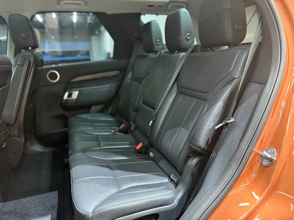 Land Rover Discovery 2017 — фото 18
