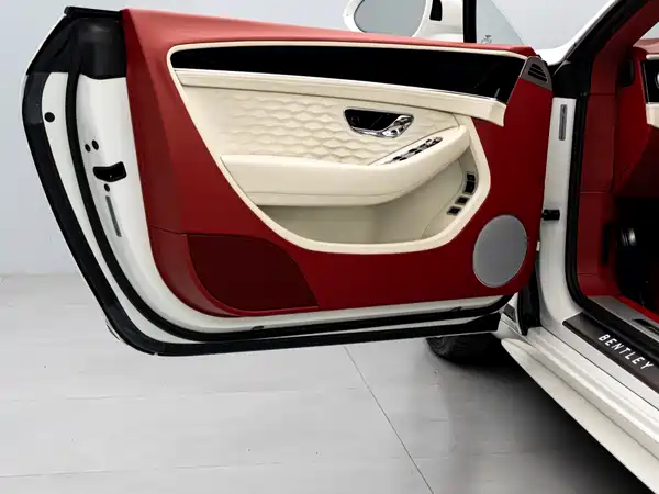Bentley Continental Plug-In Hybrid 2025