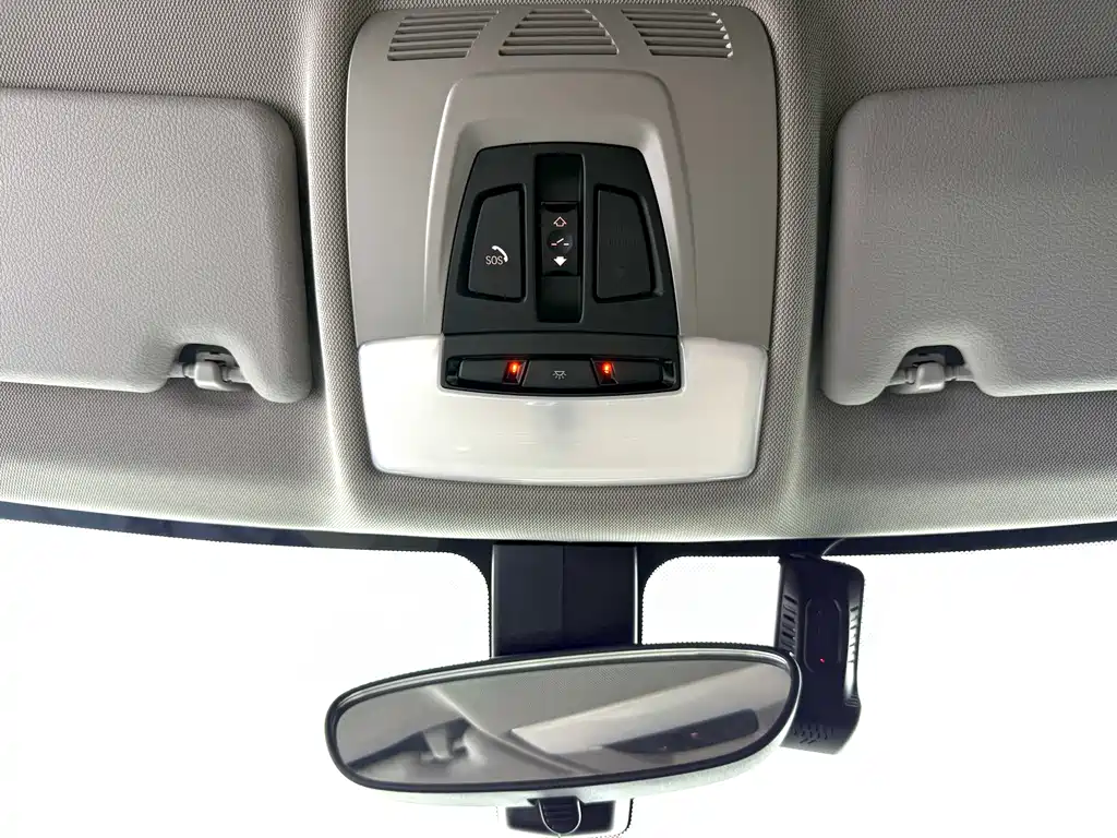 BMW 1 Series 2022 — фото 17