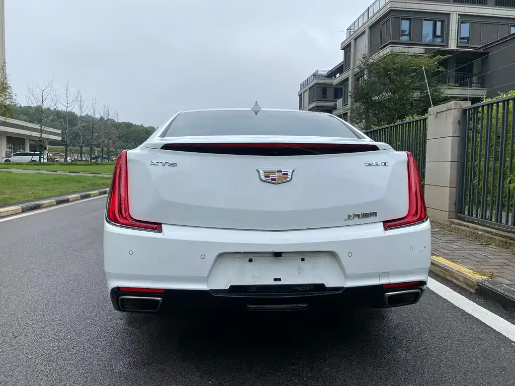 Cadillac XTS 2018 — фото 8