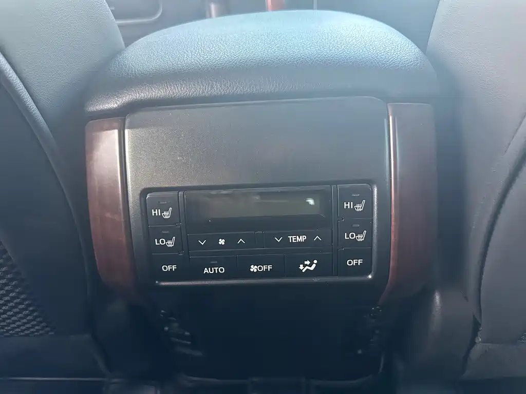 Toyota Prado 2016 — фото 11