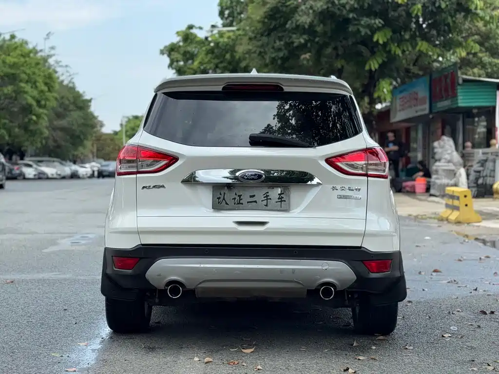 Ford Kuga 2015 — фото 15