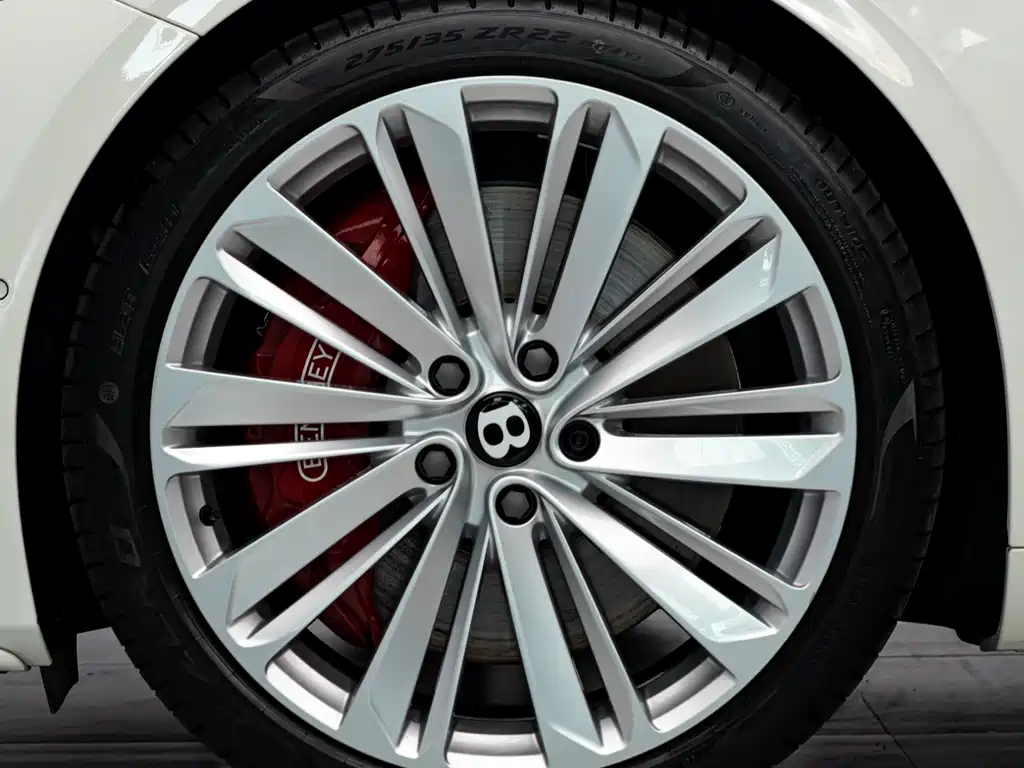 Bentley Continental PHEV 2025 — фото 18