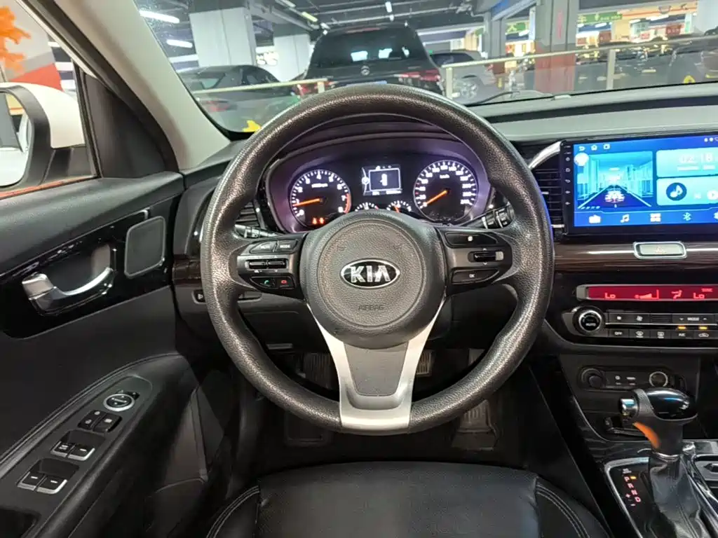 Kia K4 2015 — фото 11