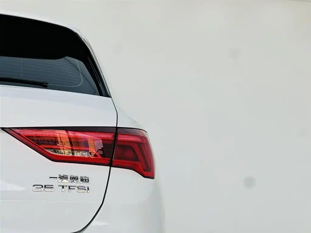 Audi Q3 2022 — фото 11