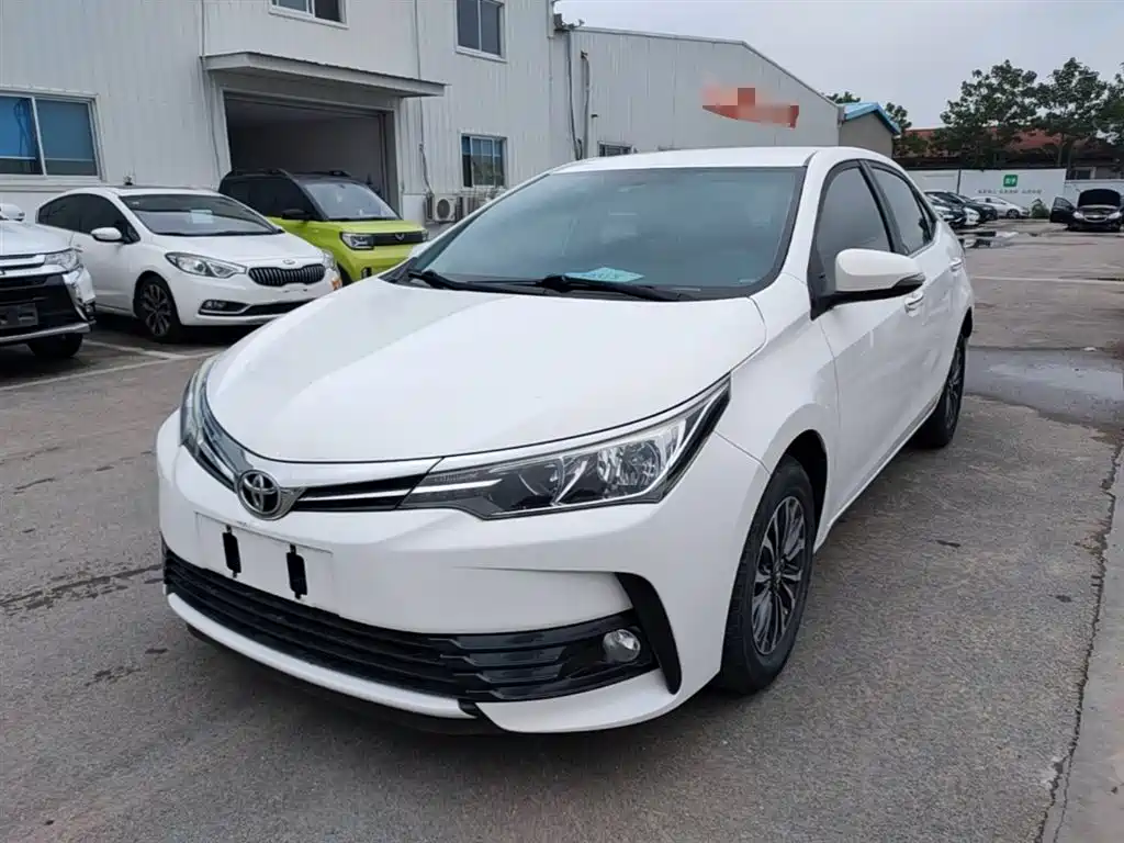 Toyota Corolla 2019 — фото 1