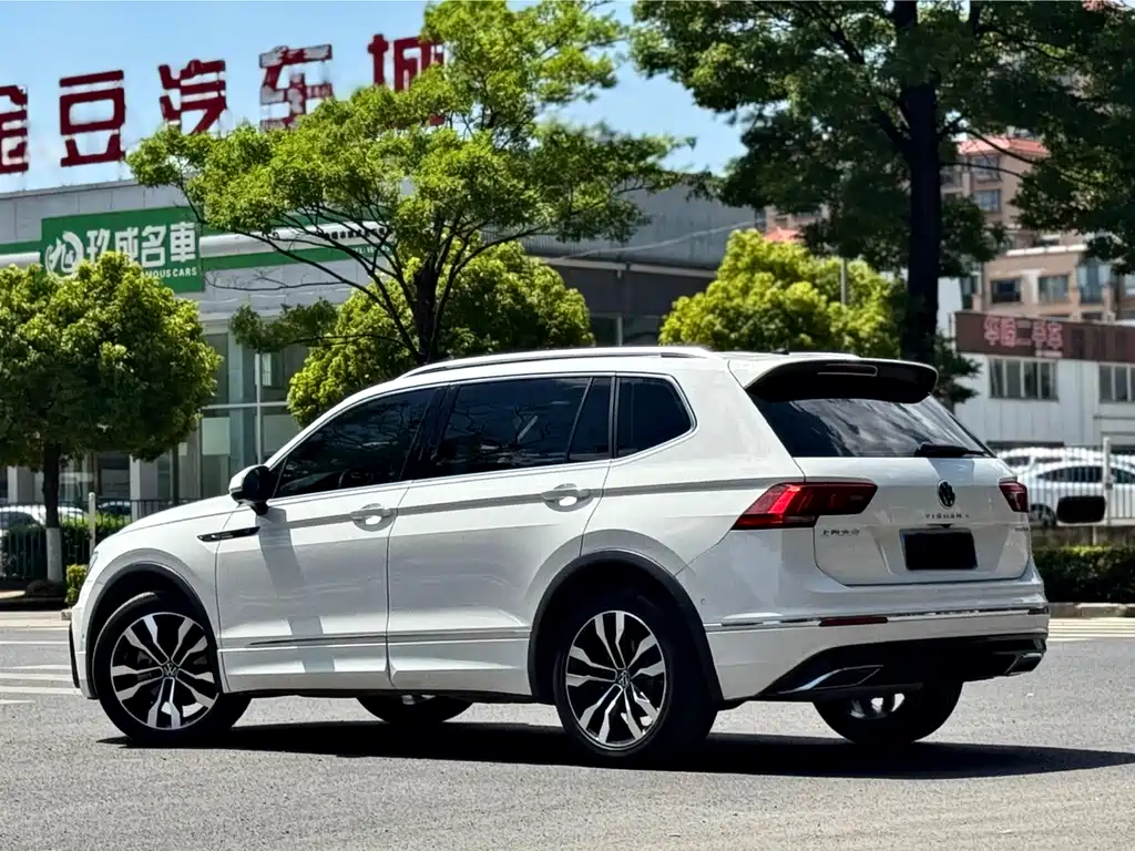 Volkswagen Tiguan L 2021 — фото 9