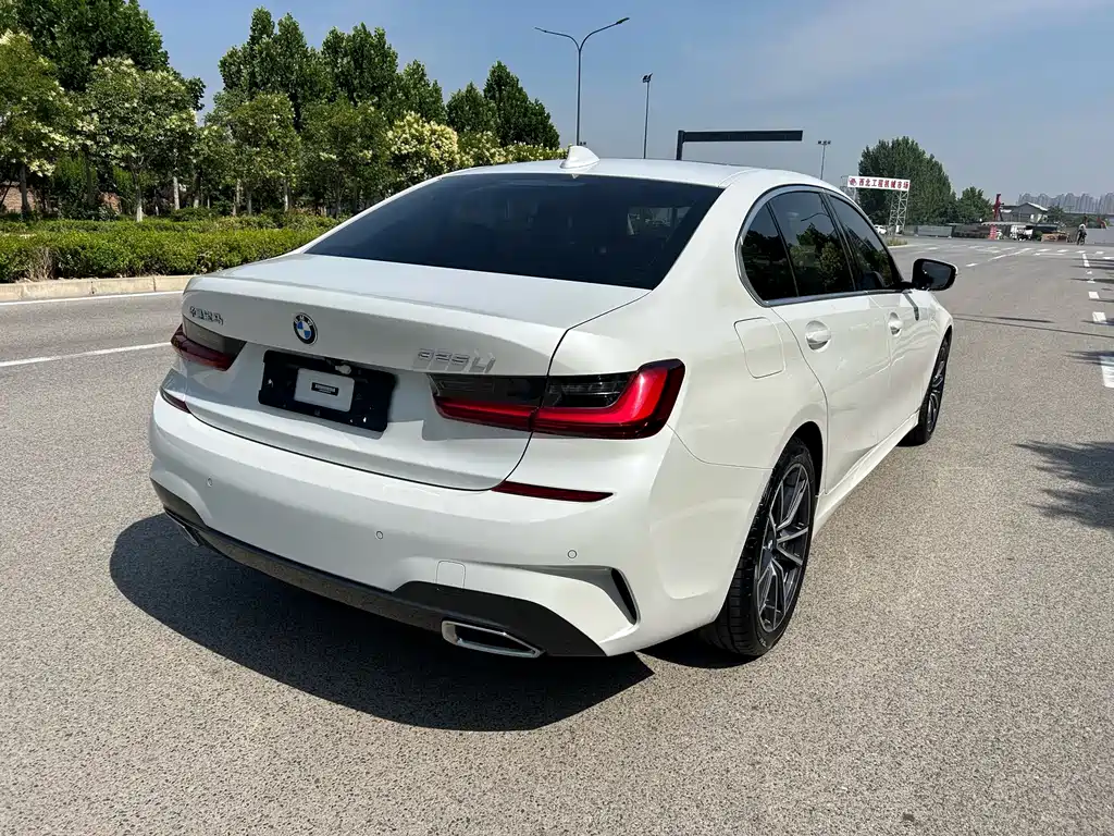 BMW 3 Series 2022 — фото 15
