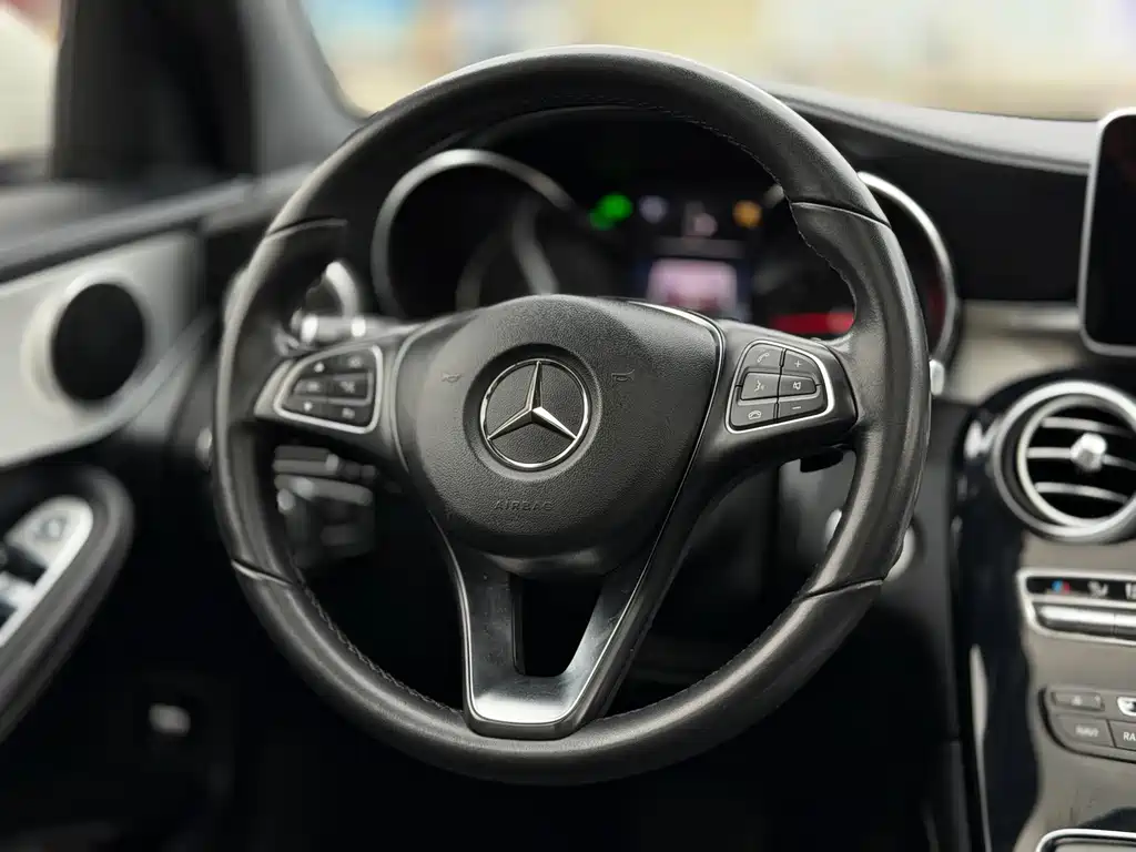 Mercedes-Benz GLC 2019 — фото 12