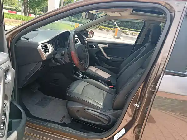 Peugeot 301 2015