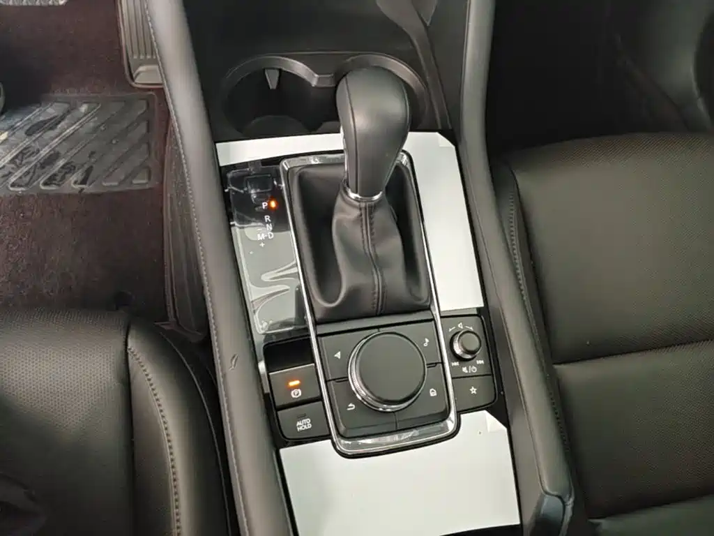 Mazda 3 Axela 2023 — фото 14